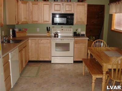 207 Rimrock Road Bartonsville, PA 18321 - Photo 2 of 9 Gallery Image 2