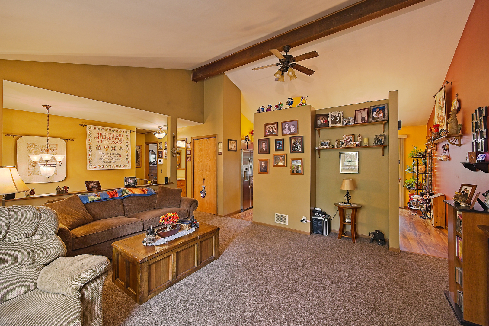 902 Wilson Court Zion, IL 60099 - Photo 18 of 30 a living room with furniture