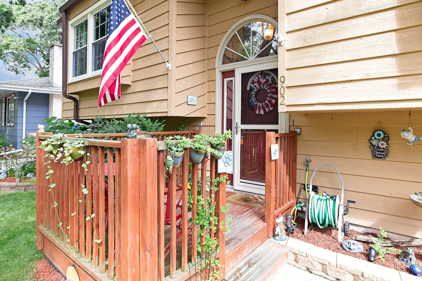 902 Wilson Court Zion, IL 60099 - Photo 4 of 30 a view of entryway
