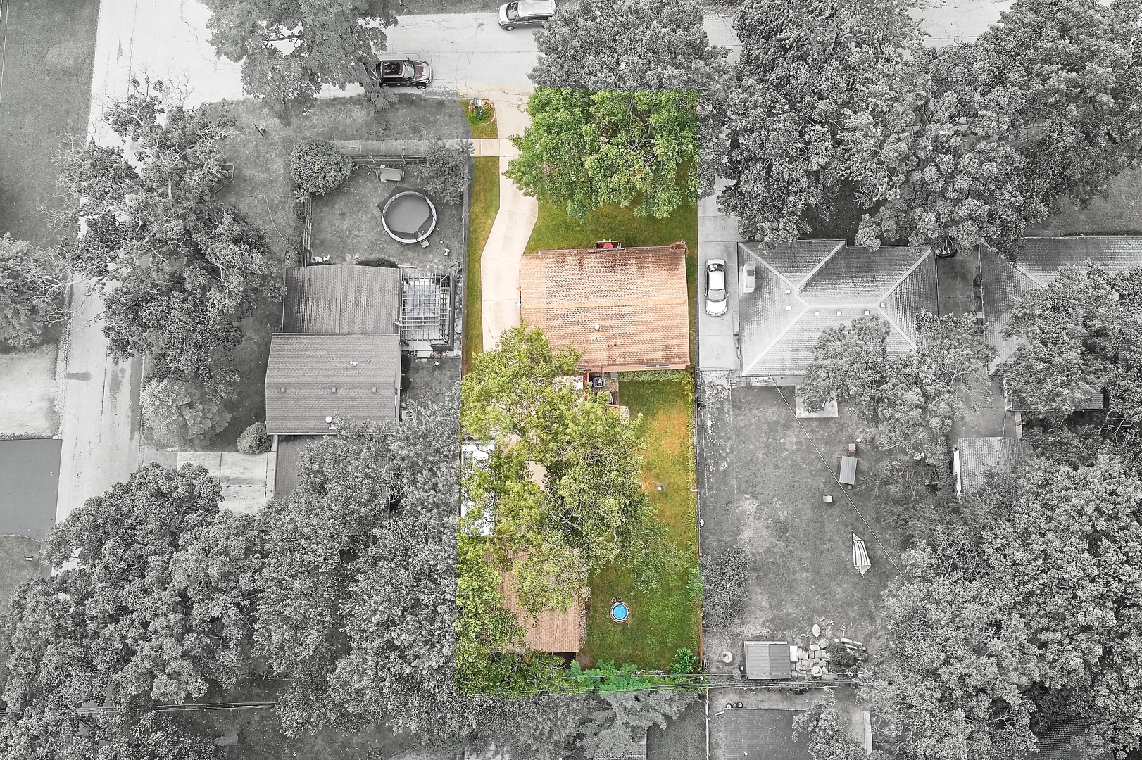 902 Wilson Court Zion, IL 60099 - Photo 6 of 30 a view of a pathway of building