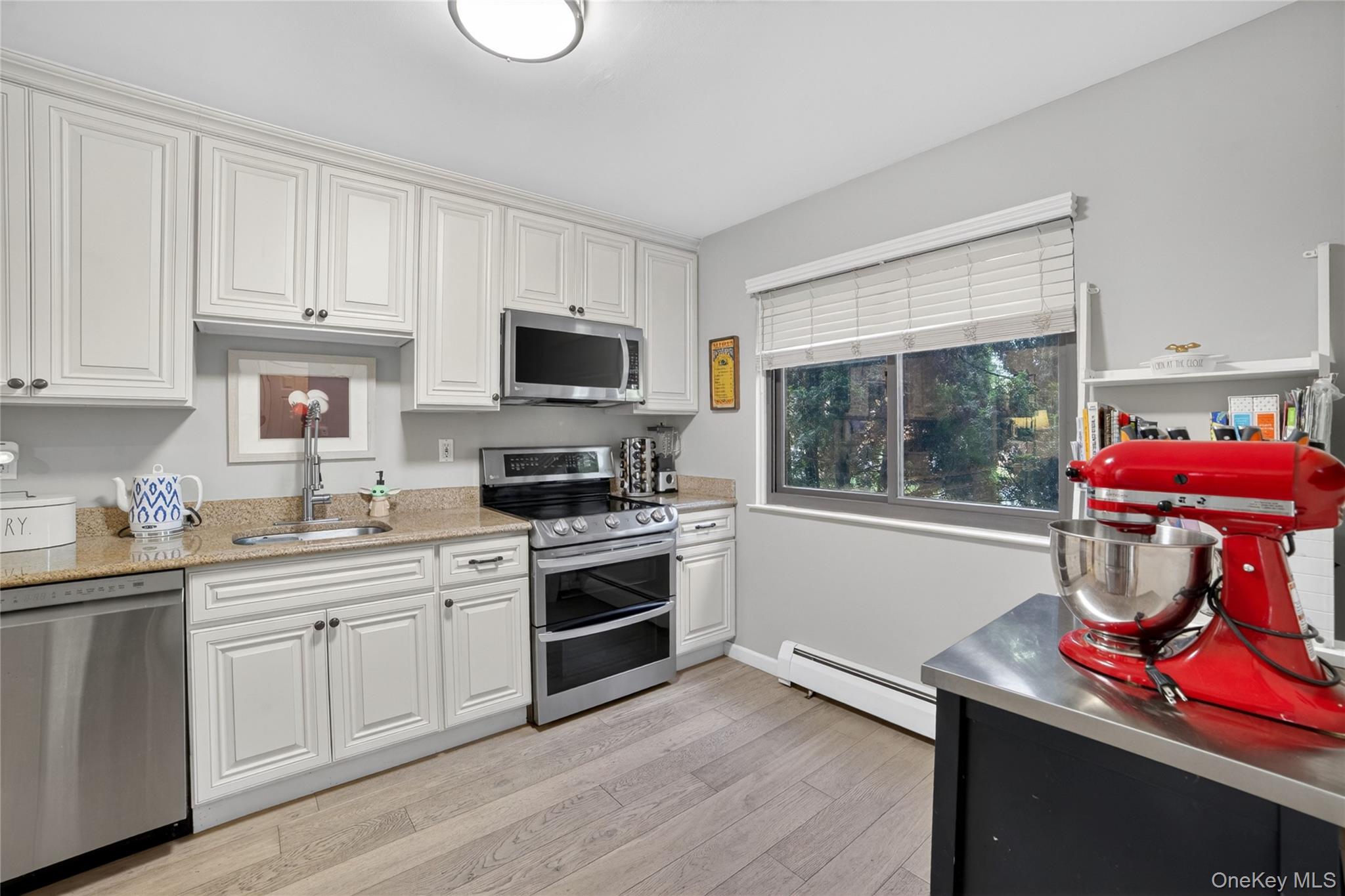 218 Tree Top Crescent Rye Brook, NY 10573 - Photo 11 of 36