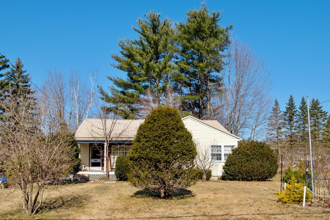 488 Portland Street Rochester, NH 03867 - Photo 2 of 30