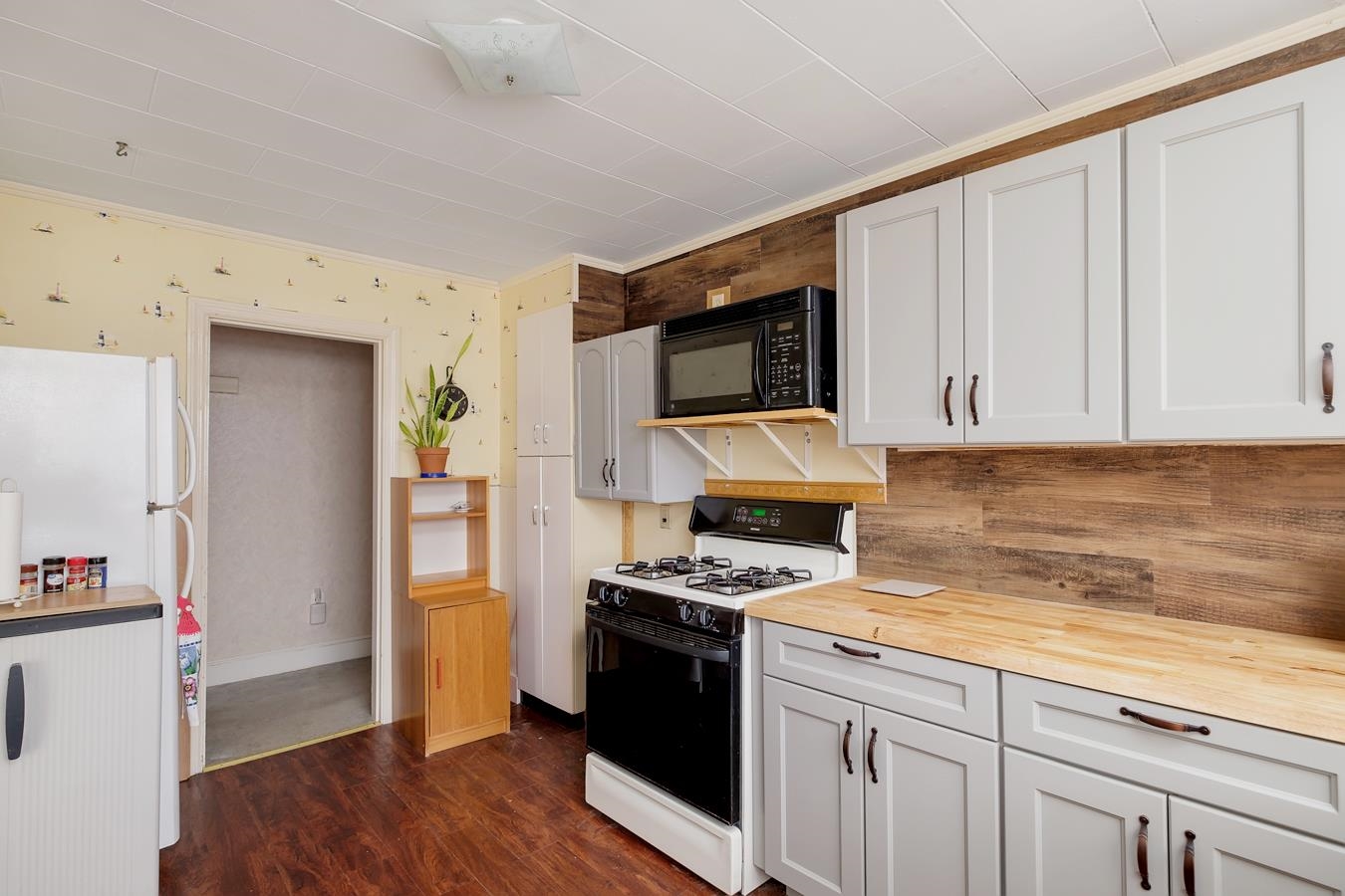 488 Portland Street Rochester, NH 03867 - Photo 5 of 30