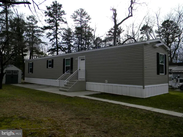 a view of a back yard of the house