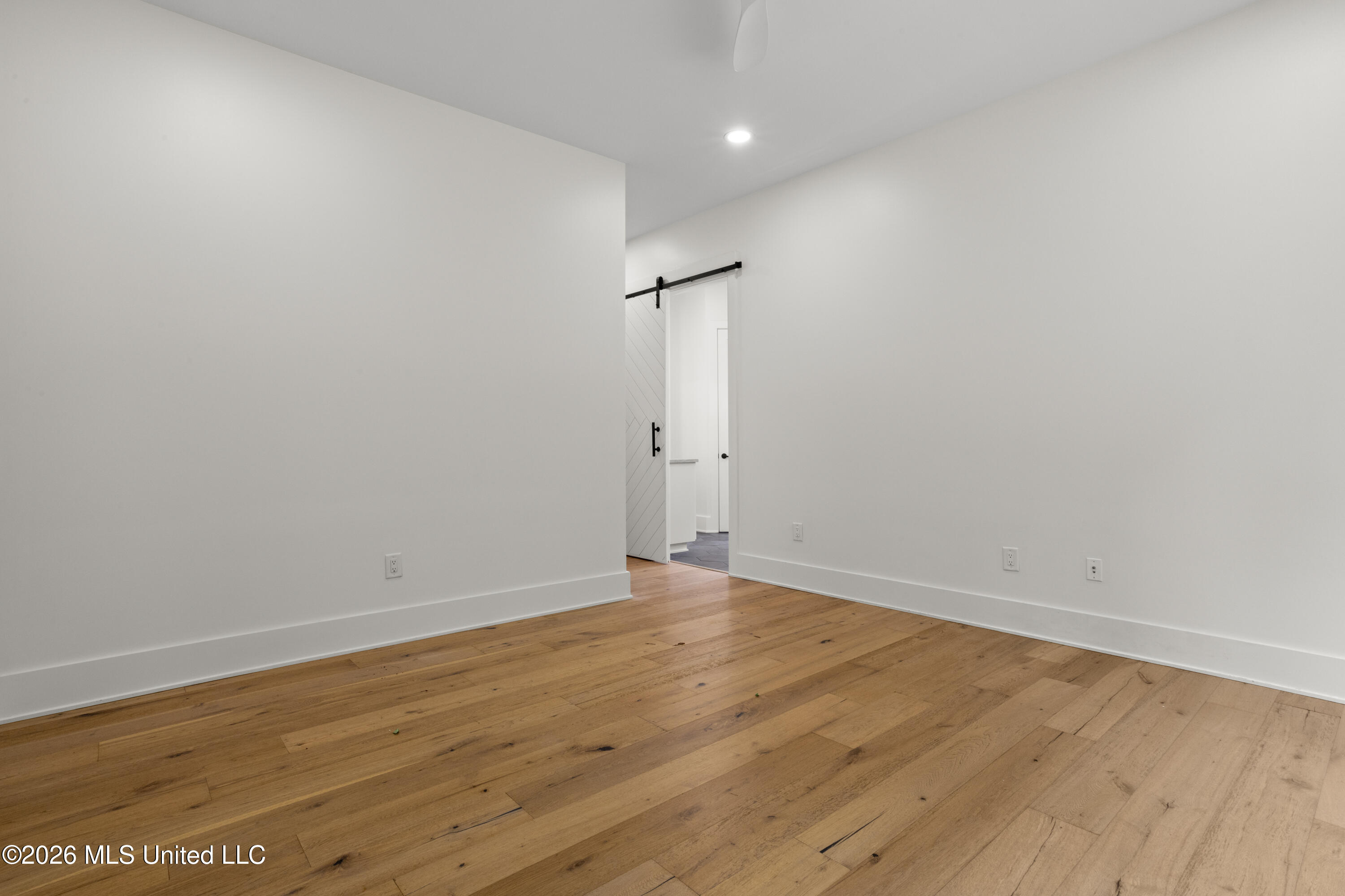 305 Beach Hill Road Ocean Springs, MS 39564 - Photo 26 of 63 Primary Bedroom