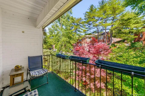 $234,000 | 51 Fieldstone Drive, Unit 83, Hartsdale, NY 10530