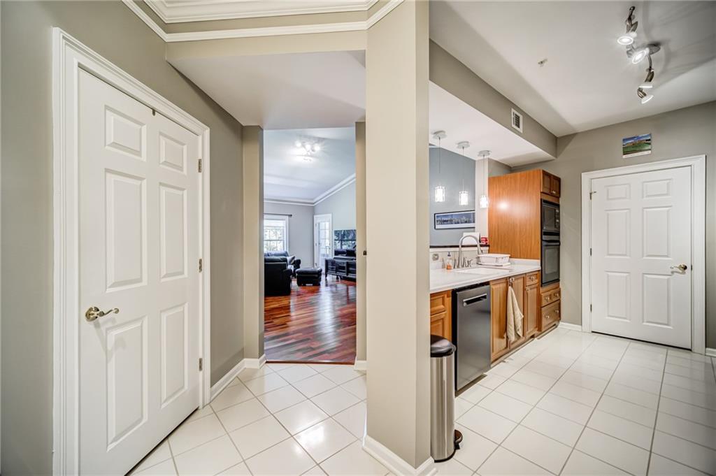 3275 Lenox Road Northeast Atlanta, GA 30324 - Photo 6 of 30