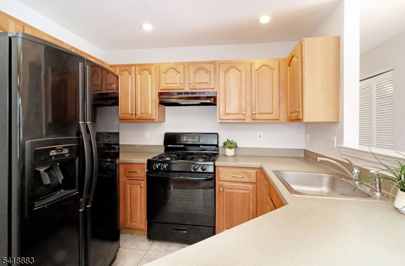 413 Boulder Ridge Drive Randolph, NJ 07869 - Photo 7 of 17