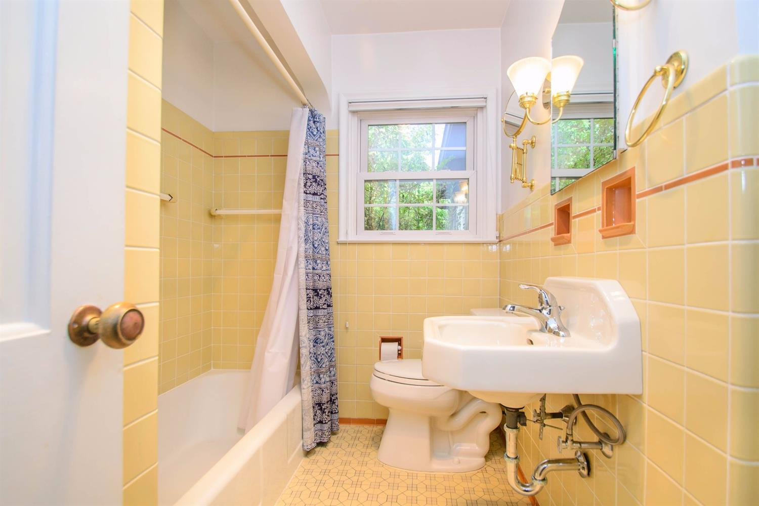 2601 Devonshire Road Ann Arbor, MI 48104 - Photo 20 of 35 Photo 21