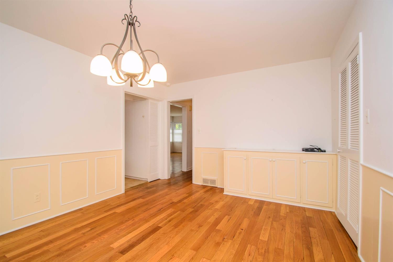 2601 Devonshire Road Ann Arbor, MI 48104 - Photo 10 of 35 Photo 11