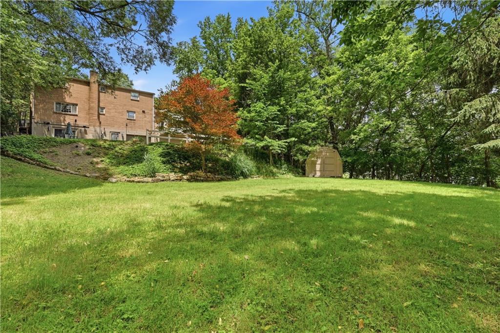 131 Elm Road Pittsburgh, PA 15237 - Photo 43 of 47 Rear of house & yard