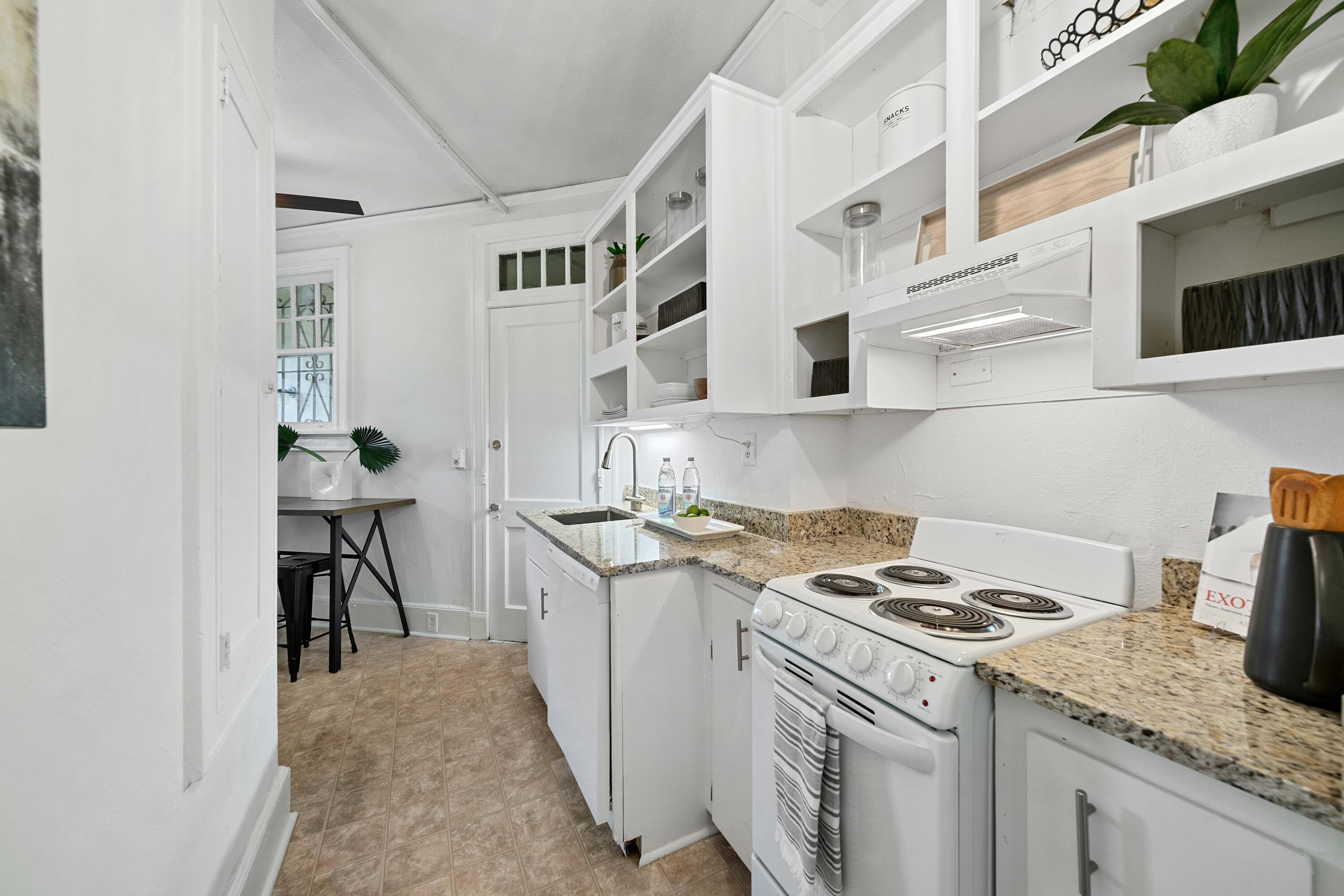 63 Rutledge Avenue, Unit 33 Charleston, SC 29401 - Photo 7 of 17 63 Rutledge #33