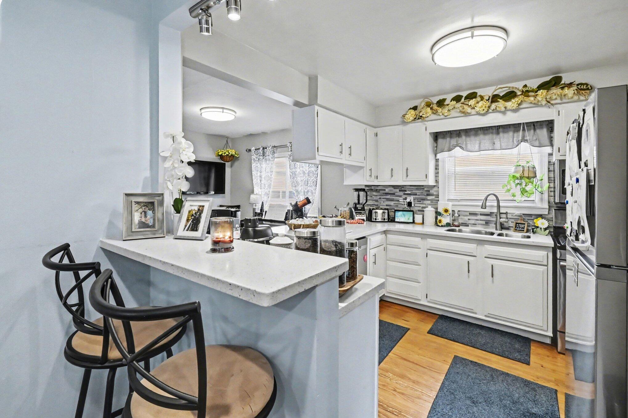 2820 Reo Road Lansing, MI 48911 - Photo 13 of 29 015_file_9944