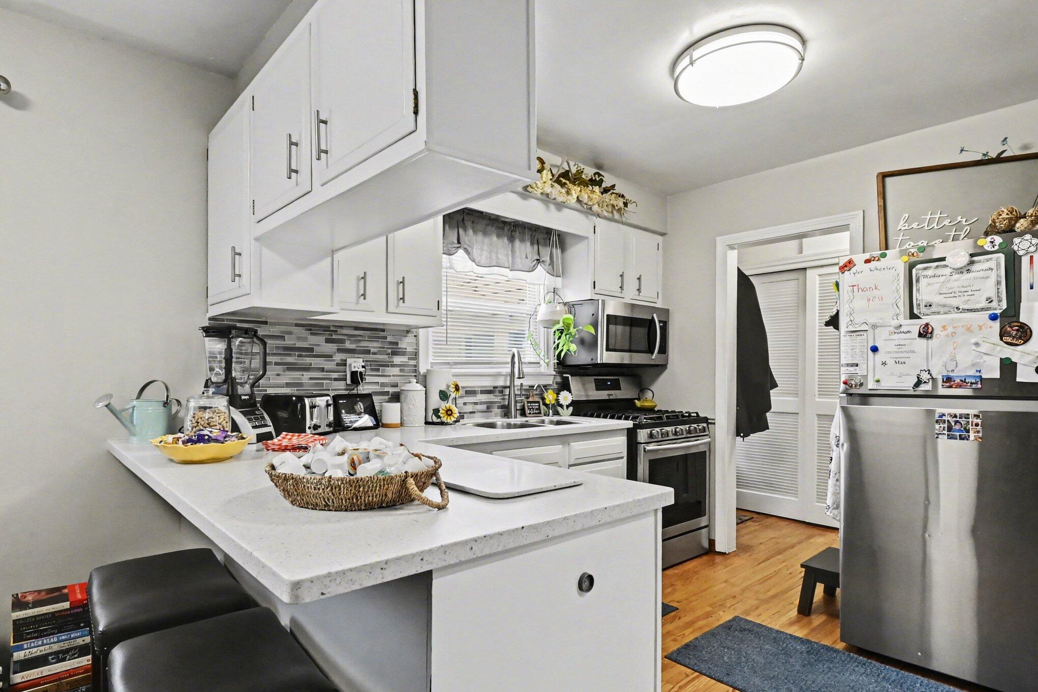 2820 Reo Road Lansing, MI 48911 - Photo 14 of 29 018_file_7136