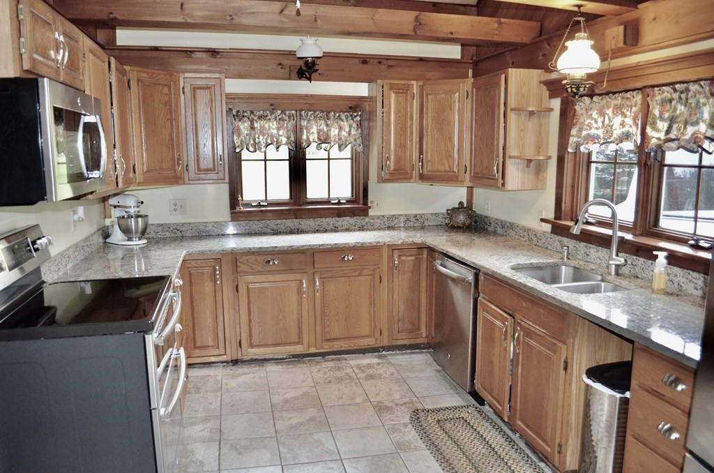 23 Freighthouse Road Charlton, MA 01507 - Photo 17 of 27 Gallery Image 17