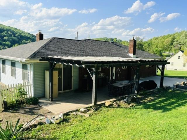 2434 Race Track Road Youngwood, PA 15697 - Photo 5 of 37