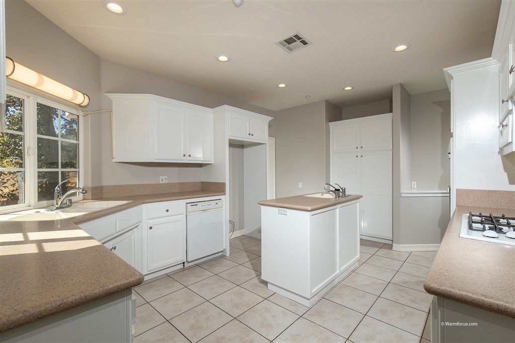 3879 Ladera Vista Road Fallbrook, CA 92028 - Photo 3 of 25