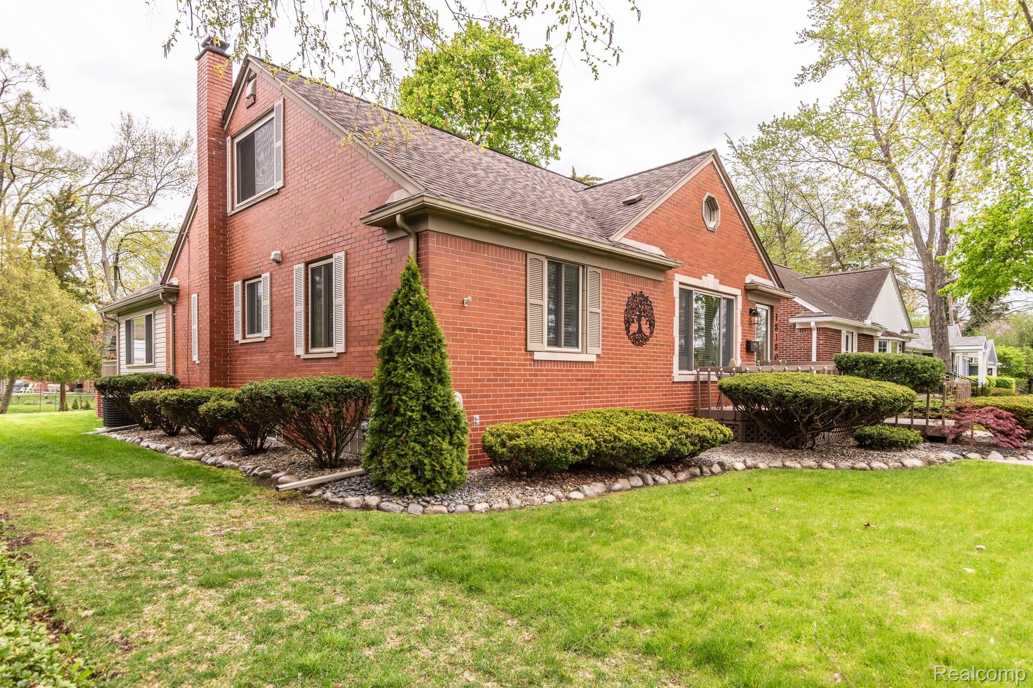 18180 Beverly Road Franklin, MI 48025 - Photo 3 of 58 Gallery Image 3