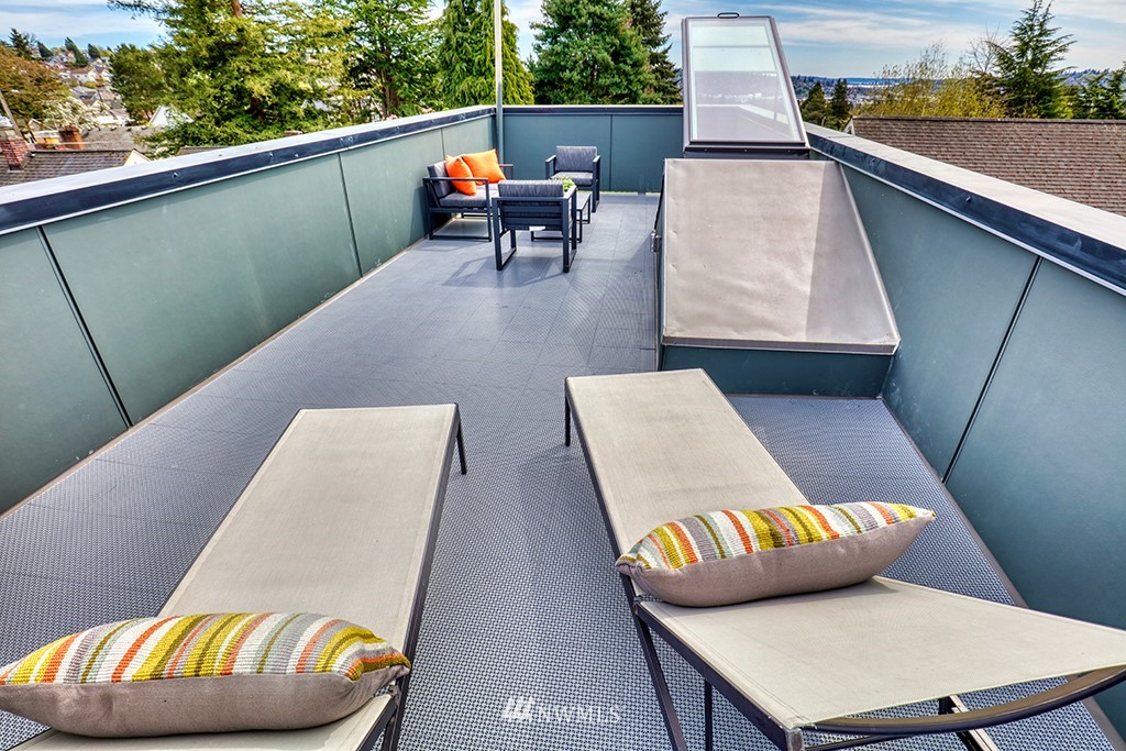 515 Northwest 70th Street Seattle, WA 98117 - Photo 25 of 32 a view of sitting area with furniture