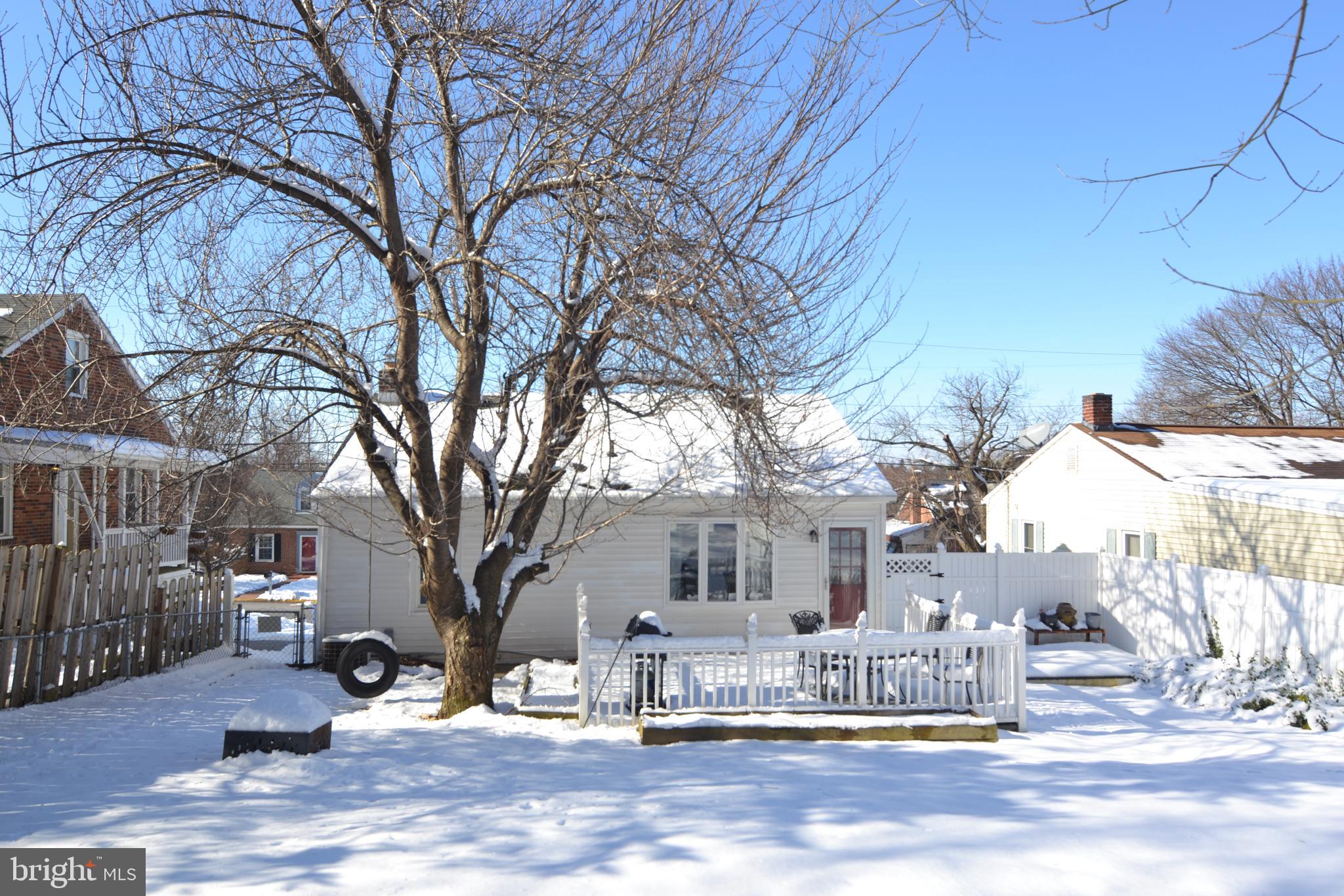 574 Hillcrest Road York, PA 17403 - Photo 4 of 28 Gallery Image 4