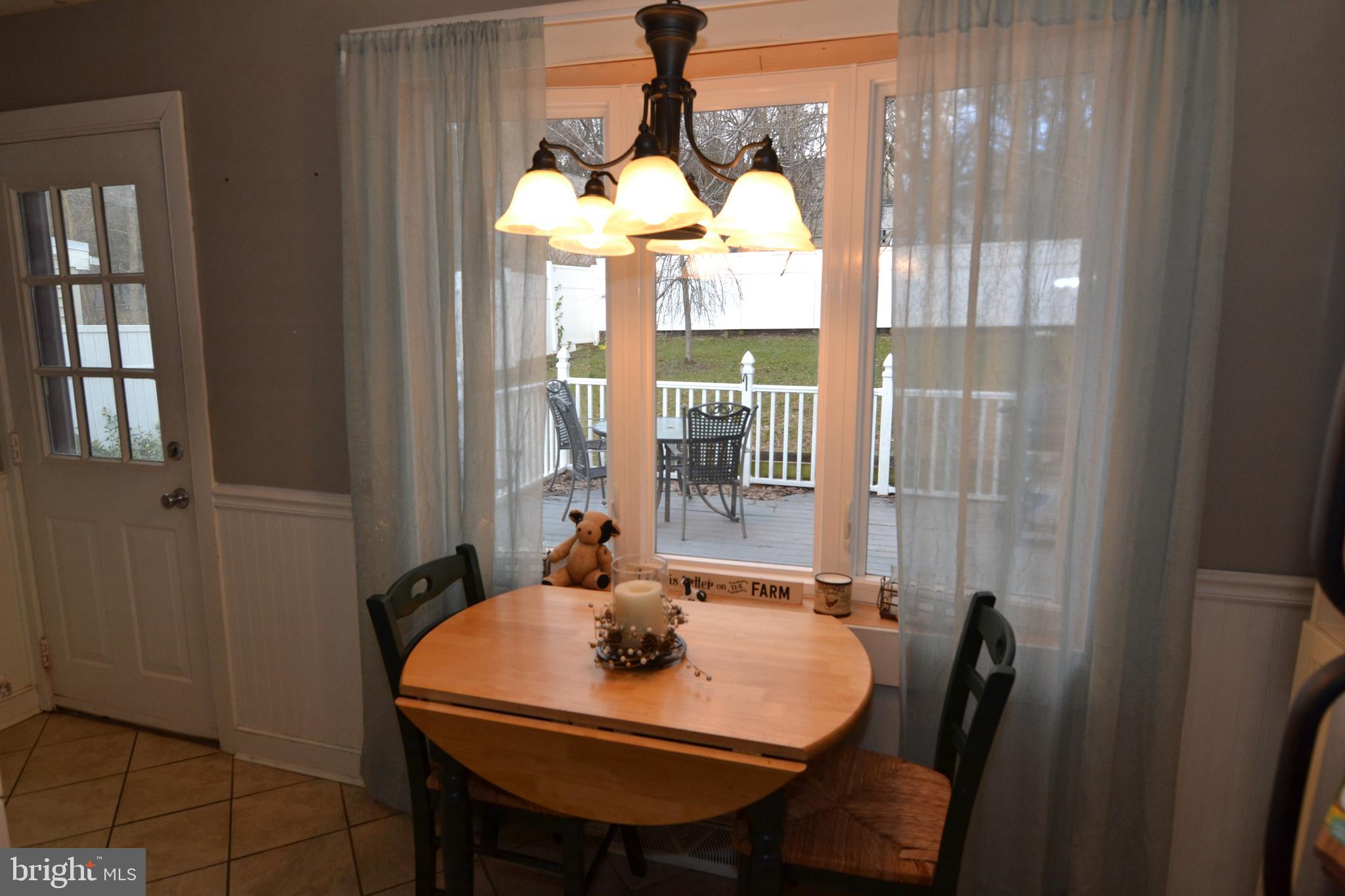 574 Hillcrest Road York, PA 17403 - Photo 7 of 28 Gallery Image 7