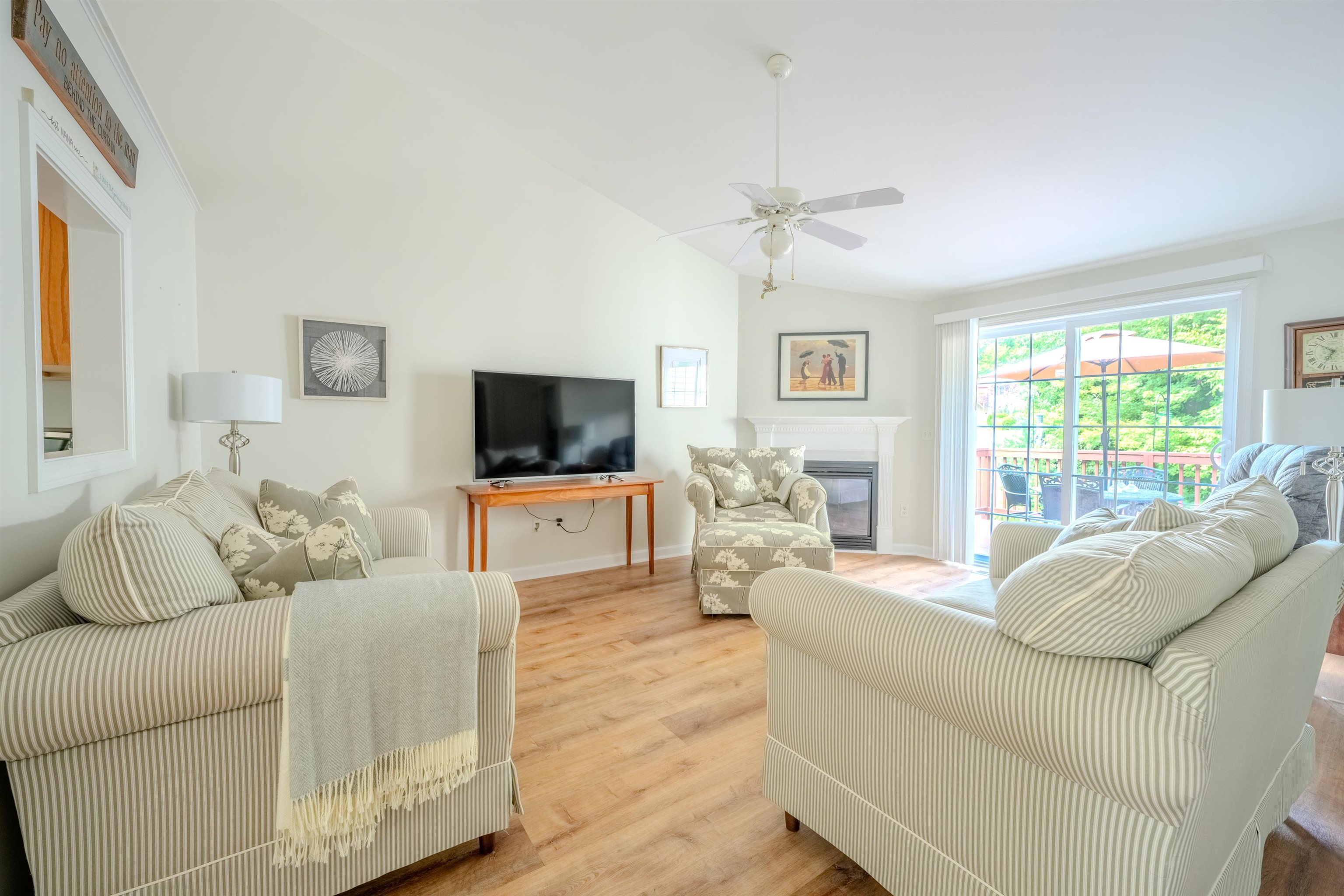 17 Forrest Street Hampstead, NH 03826 - Photo 4 of 40 Gallery Image 4