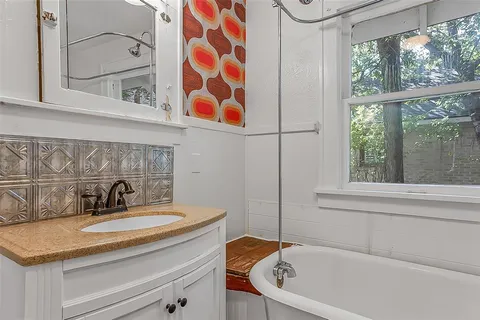 $395,000 | 2109 Ashland Avenue, Fort Worth, TX 76107