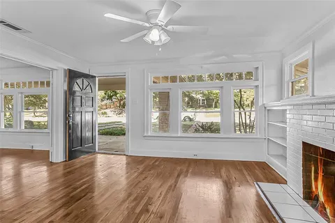 $395,000 | 2109 Ashland Avenue, Fort Worth, TX 76107