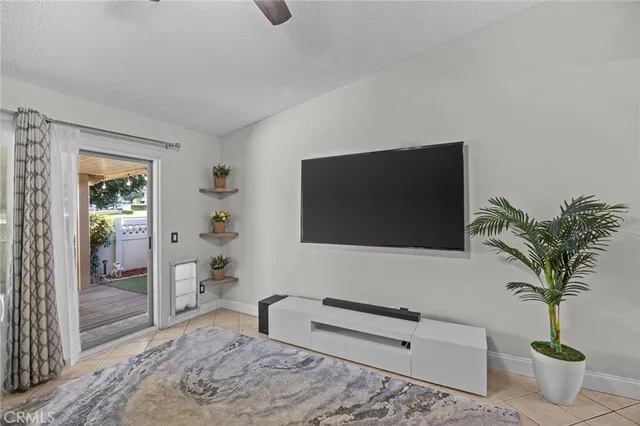 $469,900 | 860 Tangerine Street, Corona, CA 92879