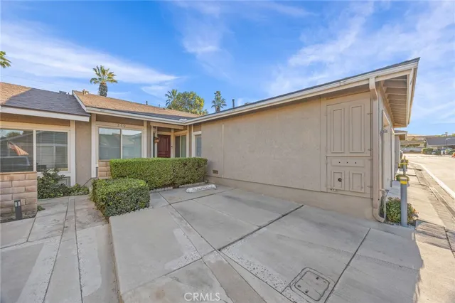 $469,900 | 860 Tangerine Street, Corona, CA 92879