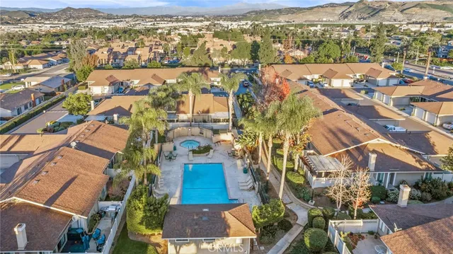 $469,900 | 860 Tangerine Street, Corona, CA 92879