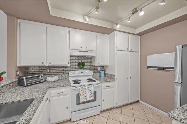 $469,900 | 860 Tangerine Street, Corona, CA 92879