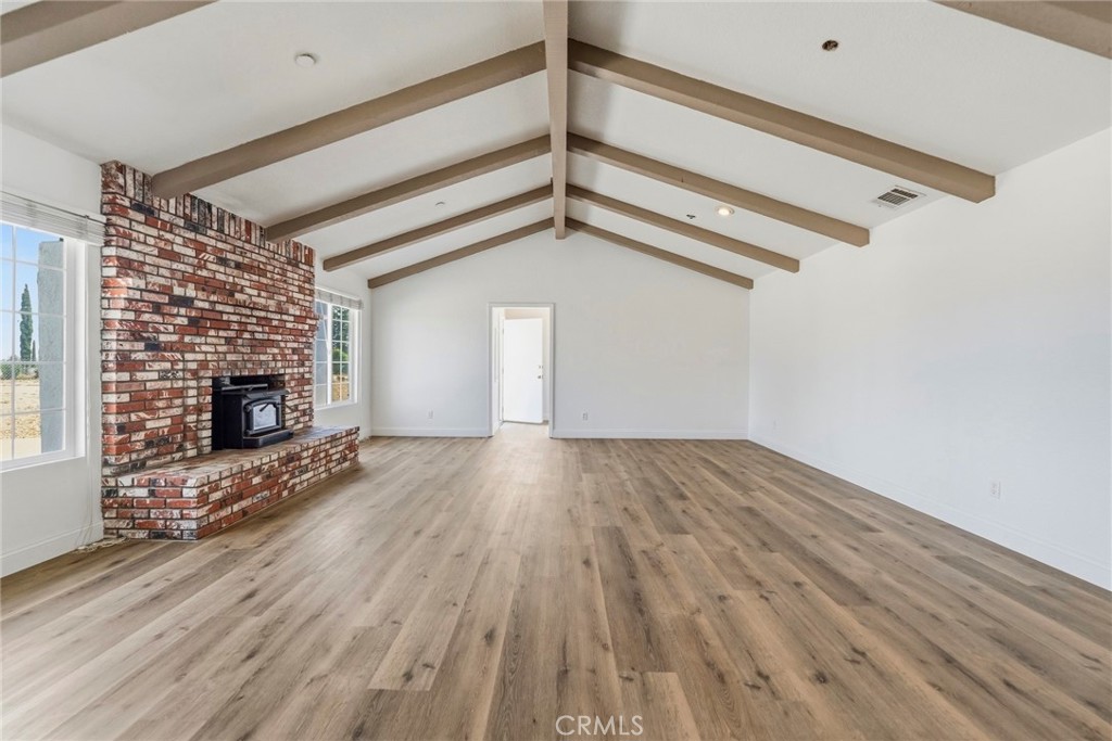 8853 Dufferin Avenue Riverside, CA 92504 - Photo 29 of 58 Family room
