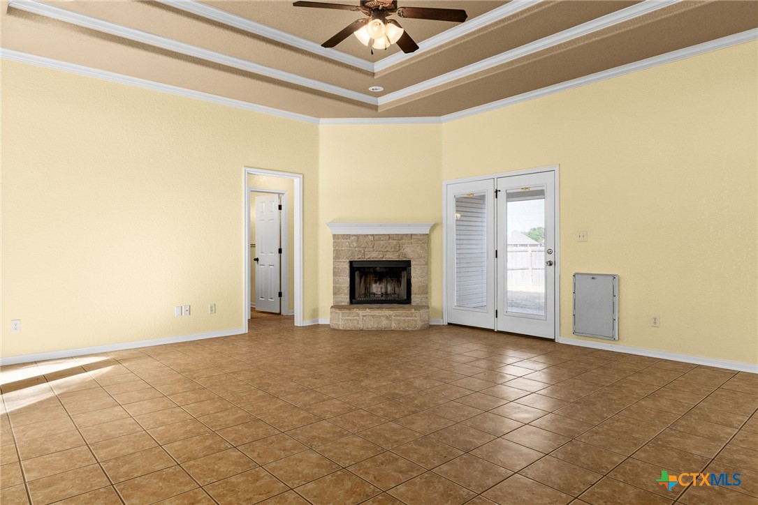 5705 Bald Ridge Court Killeen, TX 76542 - Photo 4 of 28 a view of an empty room with a window