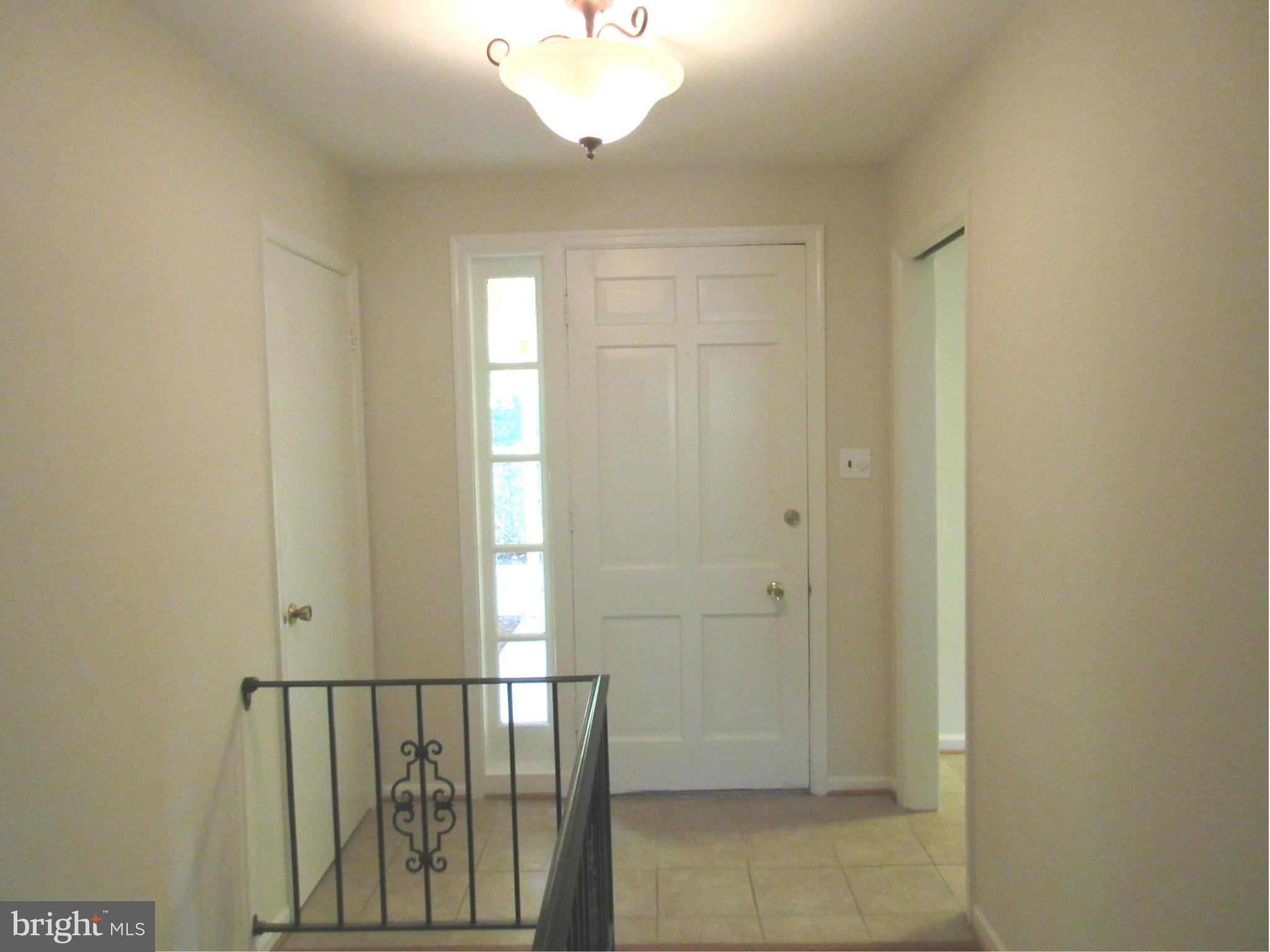 5352 Guinea Road Fairfax, VA 22032 - Photo 8 of 29 Interior (General)