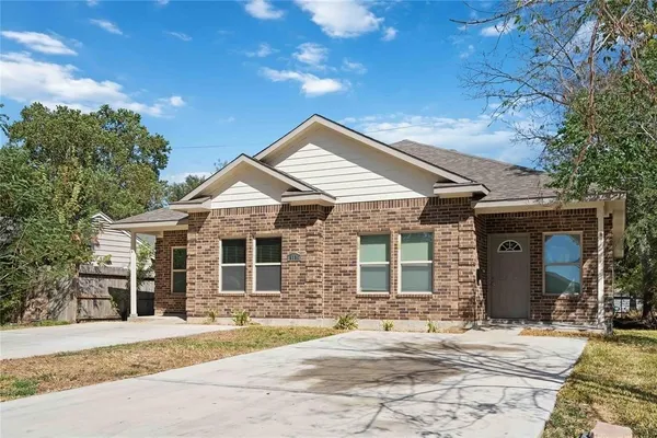 $1,700 | 5105 Southwind Street, Unit A, Houston, TX 77033