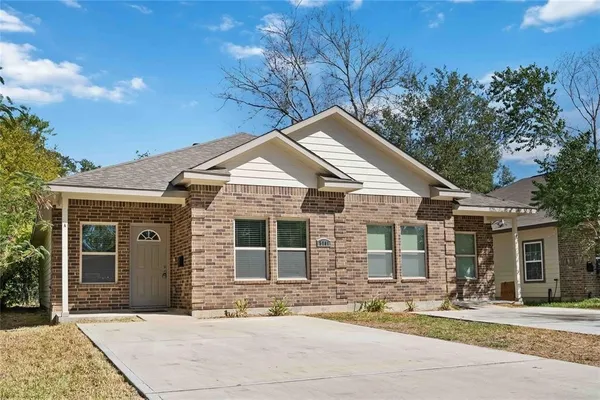 $1,700 | 5105 Southwind Street, Unit A, Houston, TX 77033