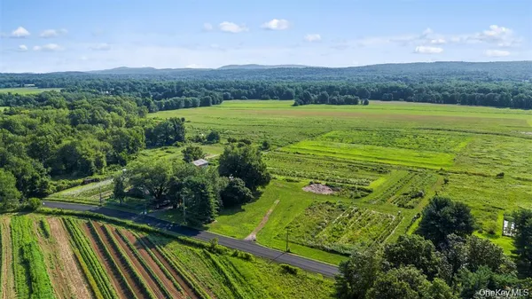 $895,000 | 332 Springtown Road, New Paltz, NY 12561