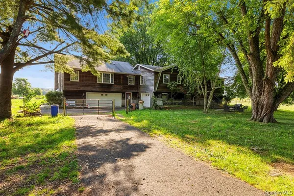 $895,000 | 332 Springtown Road, New Paltz, NY 12561