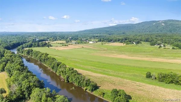 $895,000 | 332 Springtown Road, New Paltz, NY 12561