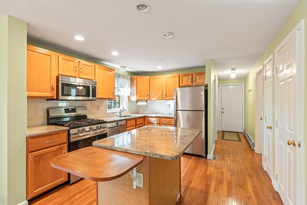 19 Butler Lane Mashpee, MA 02649 - Photo 13 of 35 Gallery Image 13