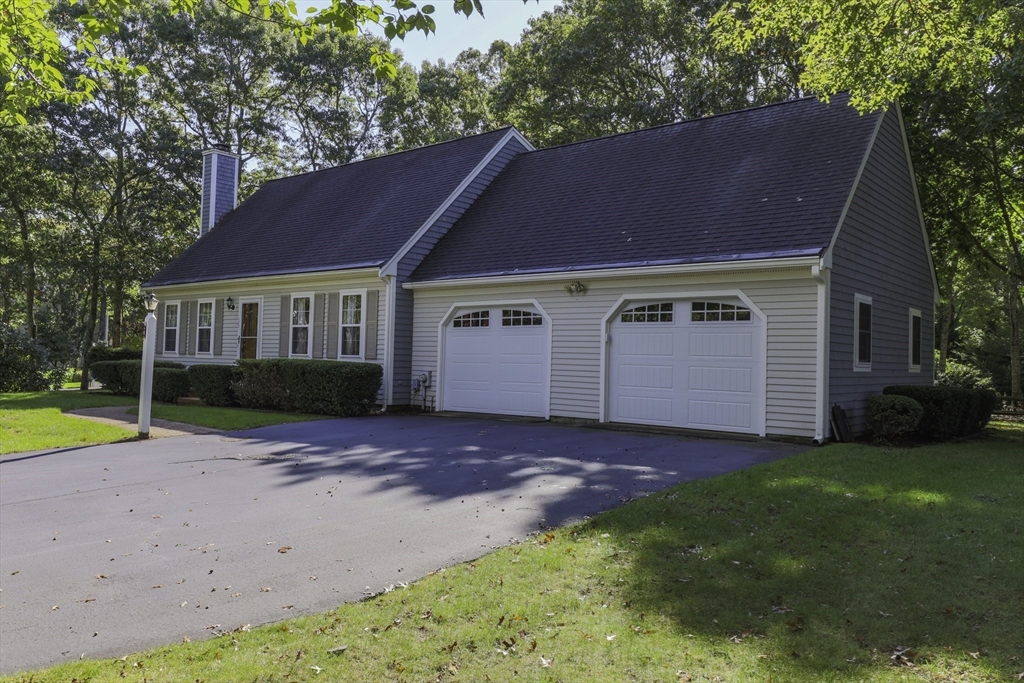 19 Butler Lane Mashpee, MA 02649 - Photo 4 of 35 Gallery Image 4