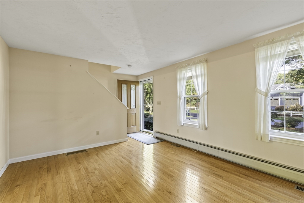 19 Butler Lane Mashpee, MA 02649 - Photo 6 of 35 Gallery Image 6