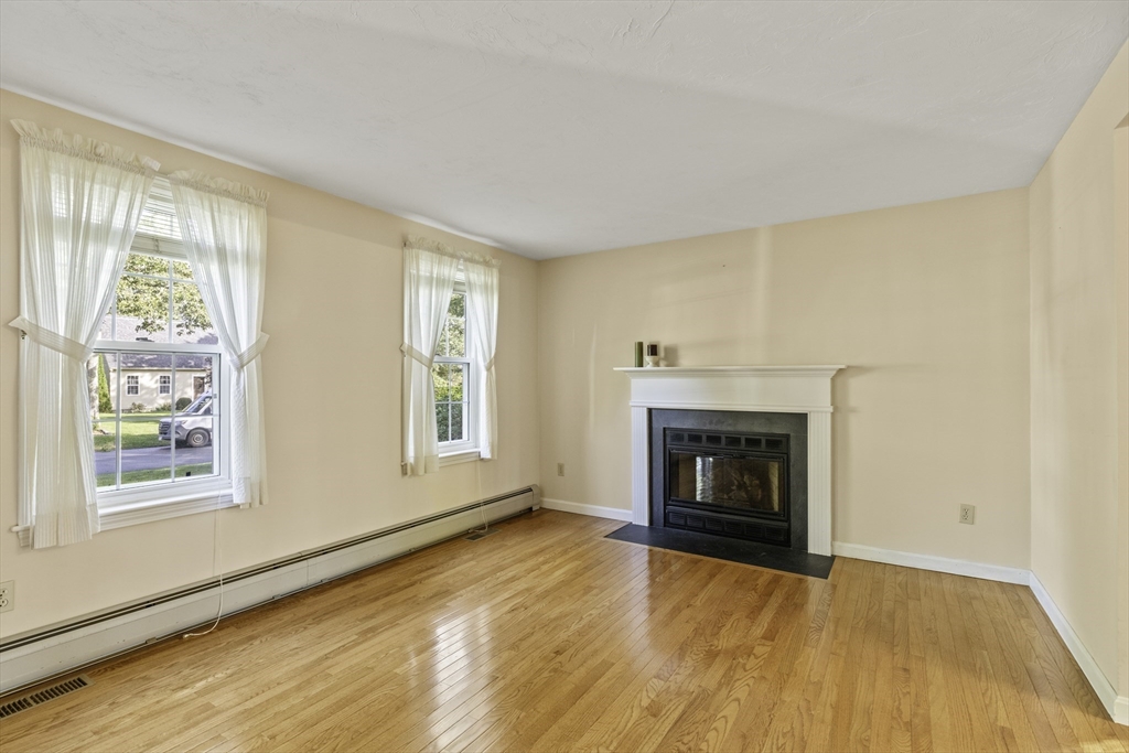19 Butler Lane Mashpee, MA 02649 - Photo 7 of 35 Gallery Image 7