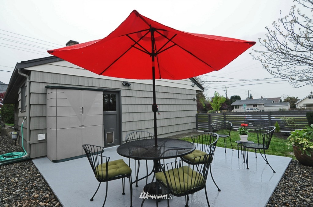554 North 81st Street Seattle, WA 98103 - Photo 3 of 23 Gallery Image 3