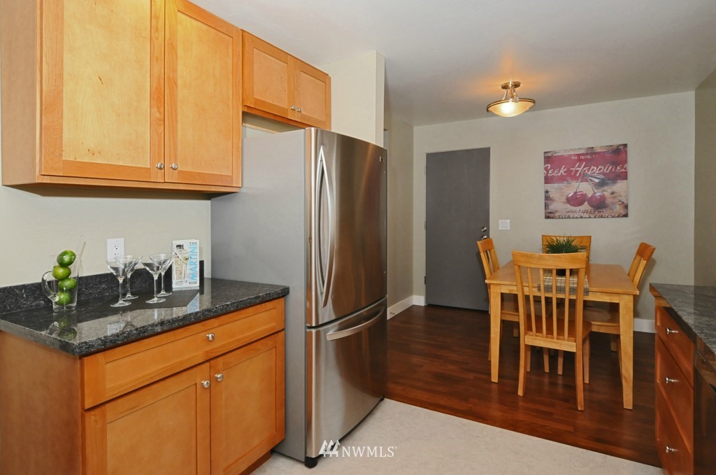 554 North 81st Street Seattle, WA 98103 - Photo 7 of 23 Gallery Image 7