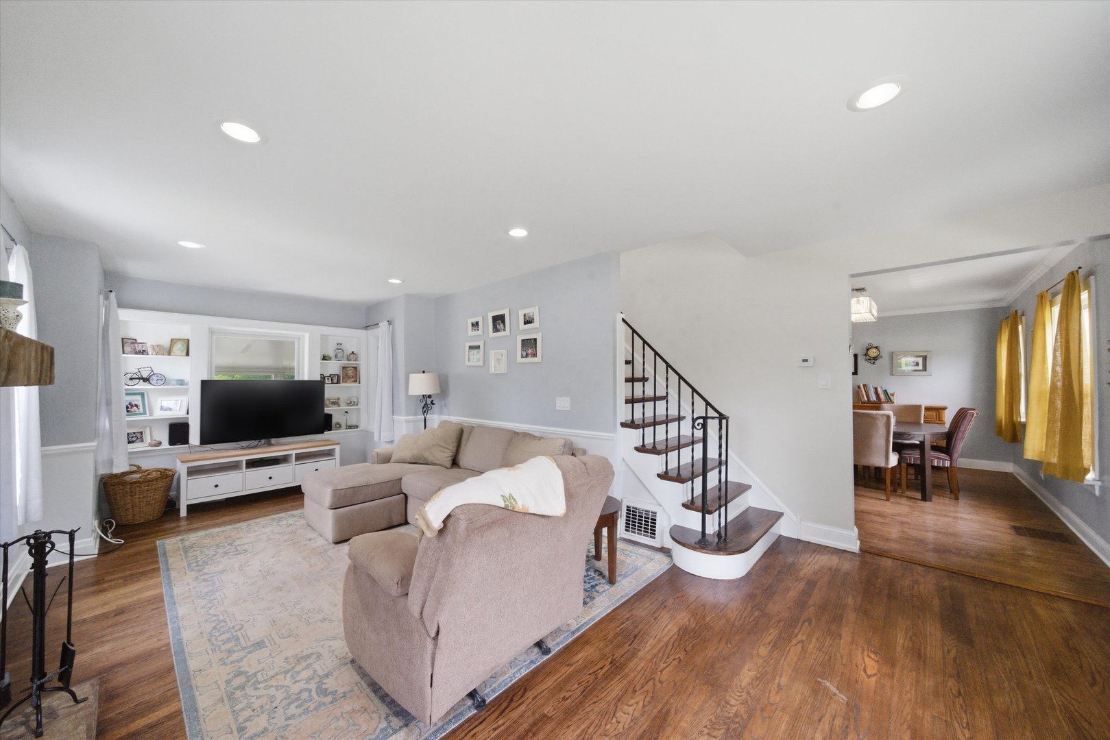 306 North Elmhurst Road Prospect Heights, IL 60070 - Photo 3 of 44