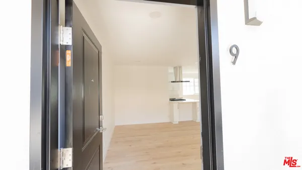 $3,695 | 835 South Sherbourne Drive, Unit 9, Los Angeles, CA 90035