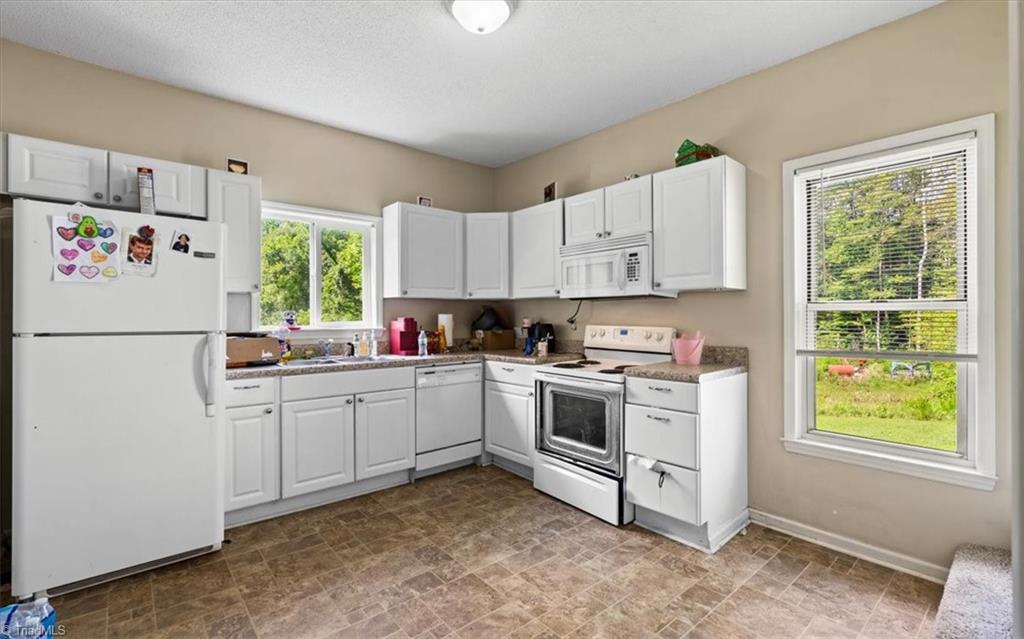 1844 Price Road Eden, NC 27288 - Photo 6 of 38
