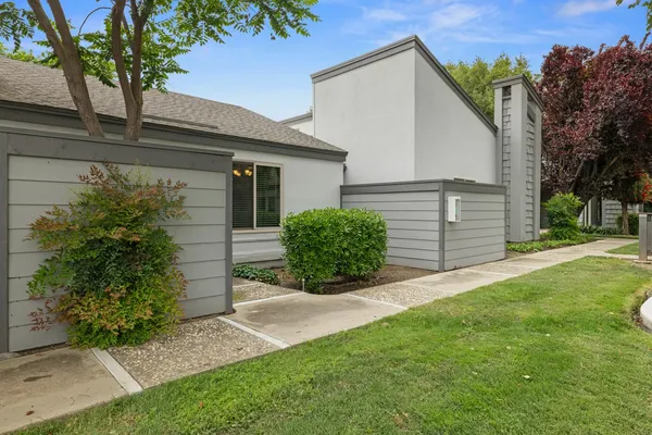 $195,900 | 1313 Floyd Avenue, Unit 136, Modesto, CA 95355